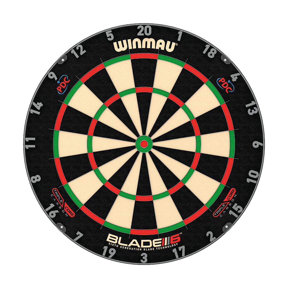 Das Bild zeigt ein Winmau Blade 6 TripleCore Steeldartboard. Die Dartscheibe hat ein klassisches Design mit schwarzen, weißen, roten und grünen Feldern.